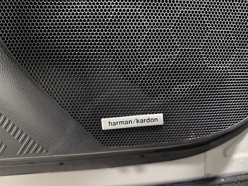 Used 2025 Subaru Forester Limited w/ Popular Package image 10