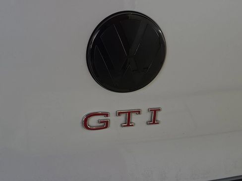 Used 2025 Volkswagen GTI SE FWD image 12
