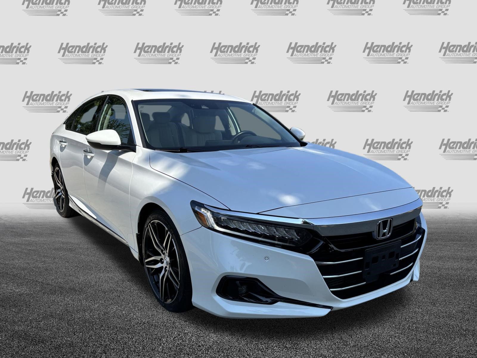 Used 2021 Honda Accord Touring image 2