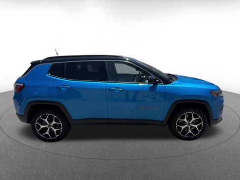 Used 2025 Jeep Compass Limited AWD/4WD image 15