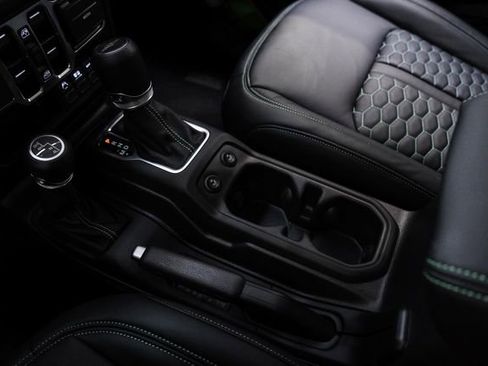 Used 2025 Jeep Gladiator Sport image 59