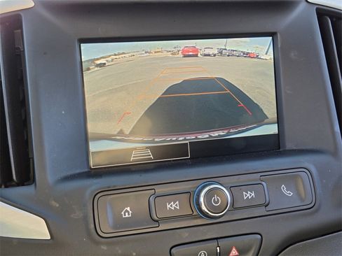 Used 2023 GMC Terrain SLE image 24