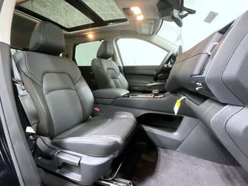 New 2026 Nissan Pathfinder SL AWD/4WD image 16