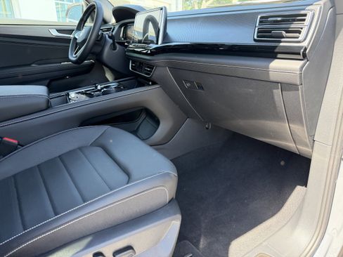 New 2026 Volkswagen Atlas Cross Sport SEL AWD/4WD image 11