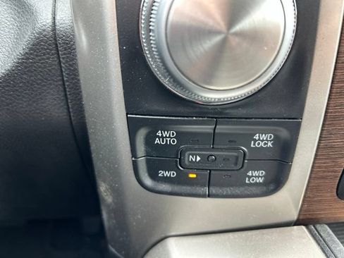 Used 2017 RAM 1500 Laramie w/ Convenience Group AWD/4WD image 21