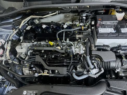 Certified 2025 Toyota Corolla Cross XLE FWD image 31