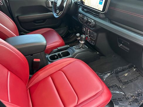 Used 2024 Jeep Wrangler Unlimited Rubicon 392 image 18