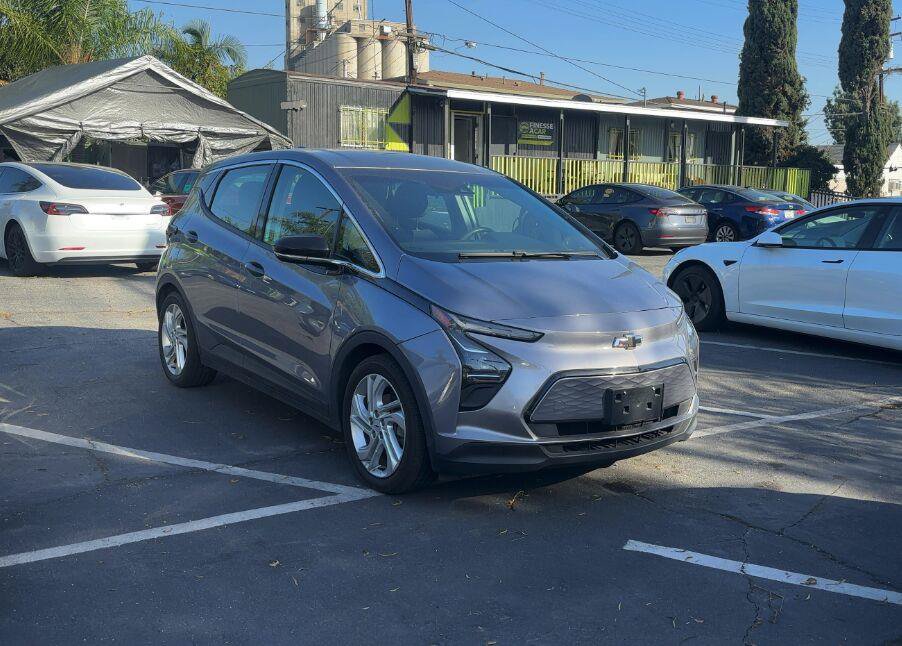 Used 2023 Chevrolet Bolt LT w/ Driver Confidence Package FWD image 2