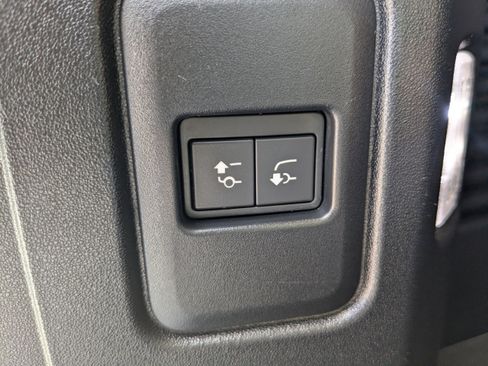 Used 2023 Land Rover Defender 130 First Edition image 13