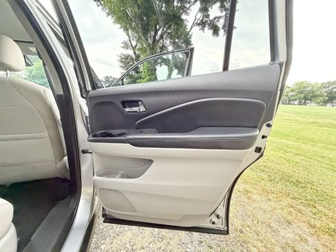 Used 2020 Honda Pilot EX image 46