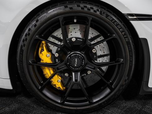 Used 2022 Porsche 911 GT3 RWD image 31
