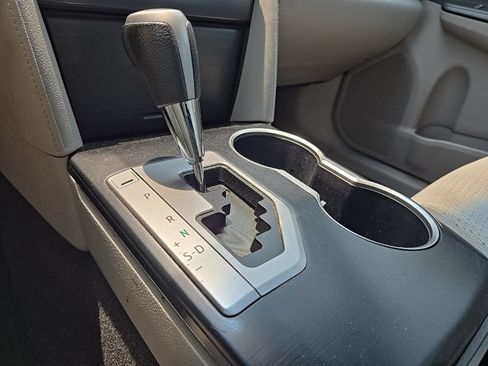 Used 2013 Toyota Camry LE FWD image 26