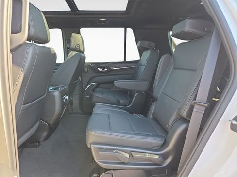 Used 2023 GMC Yukon Denali AWD/4WD image 13