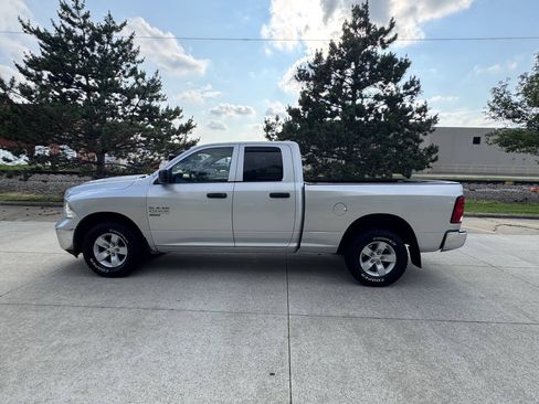 Used 2019 RAM 1500 Express AWD/4WD image 3
