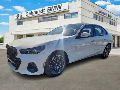 New 2026 BMW 540i xDrive w/ Executive Package image 3