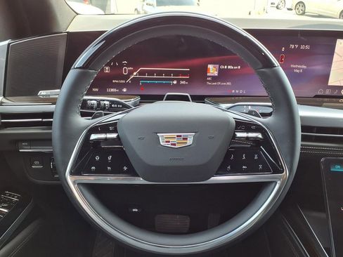 Used 2025 Cadillac Escalade ESV Premium Luxury RWD image 36