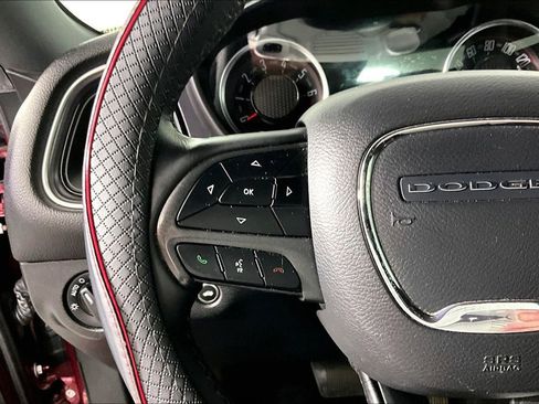 Used 2018 Dodge Challenger SXT RWD image 9