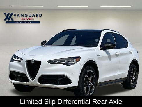 Used 2024 Alfa Romeo Stelvio Veloce image 5