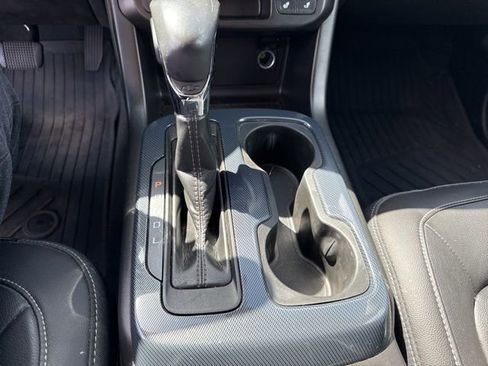 Used 2022 Chevrolet Colorado Z71 w/ Z71 Midnight Edition image 8