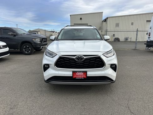 Used 2022 Toyota Highlander Platinum image 6