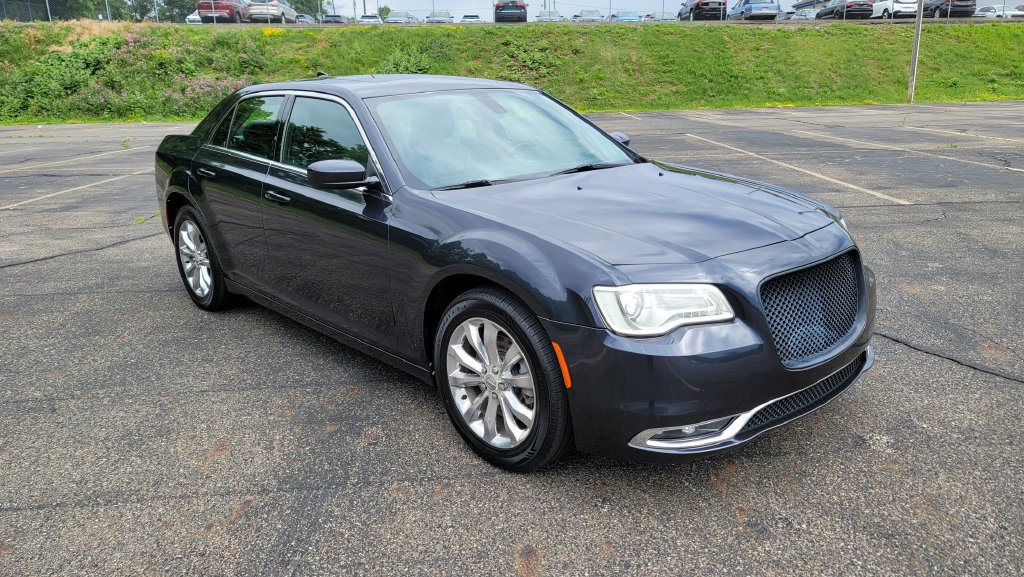 Used 2016 Chrysler 300 Limited w/ Driver Convenience Group AWD/4WD image 16