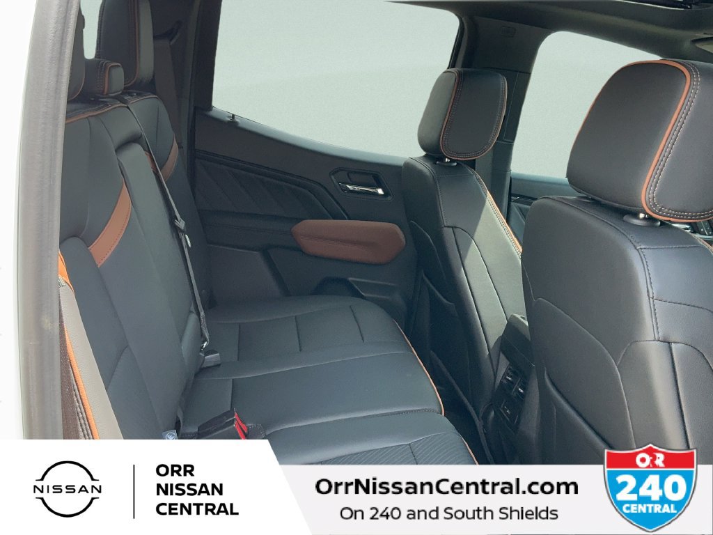 Used 2025 GMC Canyon AT4 w/ Technology Plus Package AWD/4WD image 12