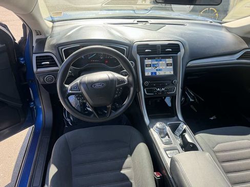 Used 2017 Ford Fusion SE image 10