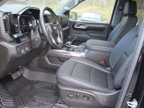 Certified 2025 Chevrolet Silverado 1500 LTZ w/ LTZ Premium Package image 11