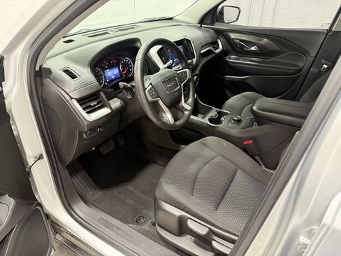 Used 2022 GMC Terrain SLE w/ Elevation Edition image 11