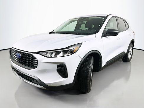 Used 2025 Ford Escape Active AWD/4WD image 3