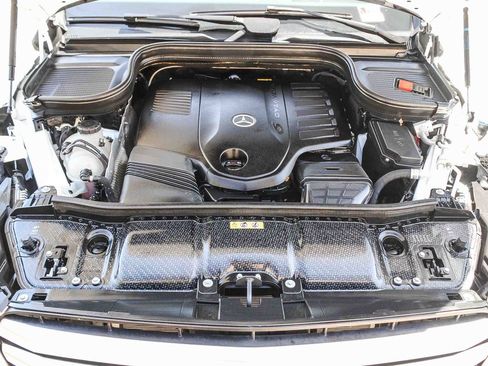 Certified 2024 Mercedes-Benz GLS 450 4MATIC image 31