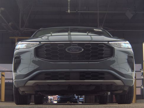 Used 2023 Ford Escape ST-Line w/ Tech Pack #1 image 2