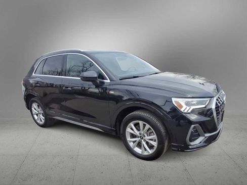 Certified 2023 Audi Q3 2.0T Premium w/ Convenience Package image 2