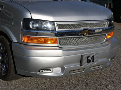 New 2025 Chevrolet Express 2500 RWD 2500 155 w/ Driver Convenience Package image 9