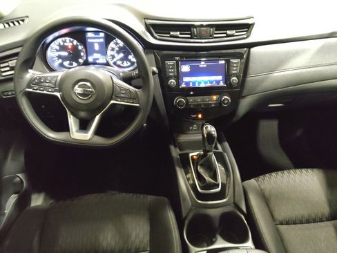 Used 2019 Nissan Rogue S image 22