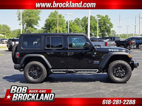 Used 2024 Jeep Wrangler Unlimited AWD/4WD image 2