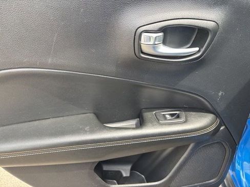 Used 2018 Jeep Compass Latitude w/ Popular Equipment Group AWD/4WD image 30
