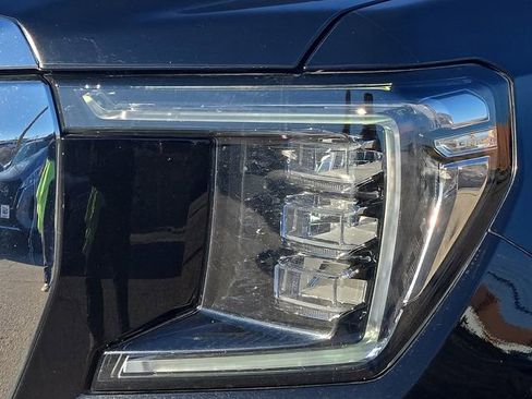 Used 2023 GMC Yukon SLT image 7
