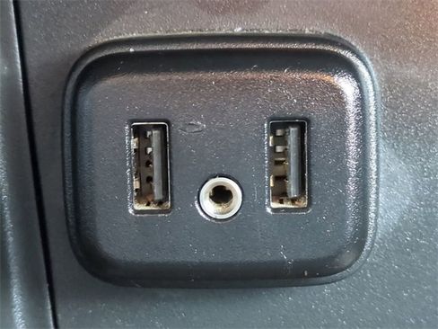 Used 2020 Chevrolet Colorado LT w/ LT Convenience Package image 20