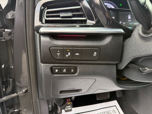 Used 2022 Kia Niro LXS image 13