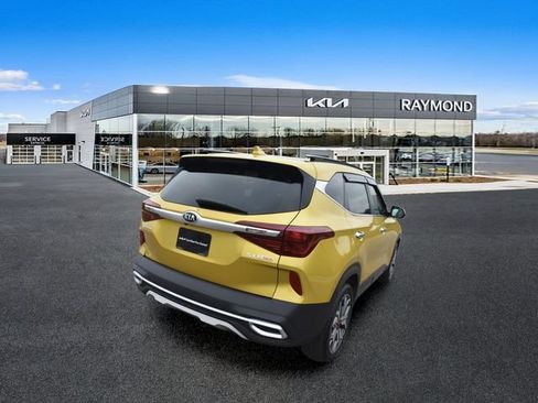 Used 2021 Kia Seltos SX w/ SX Sunroof Package AWD/4WD image 3