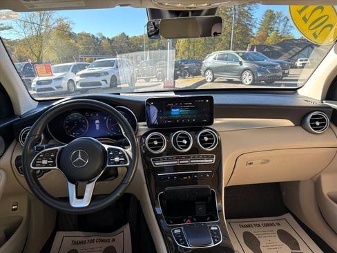 Used 2021 Mercedes-Benz GLC 300 image 6