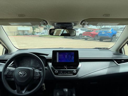 Used 2023 Toyota Corolla LE FWD image 33