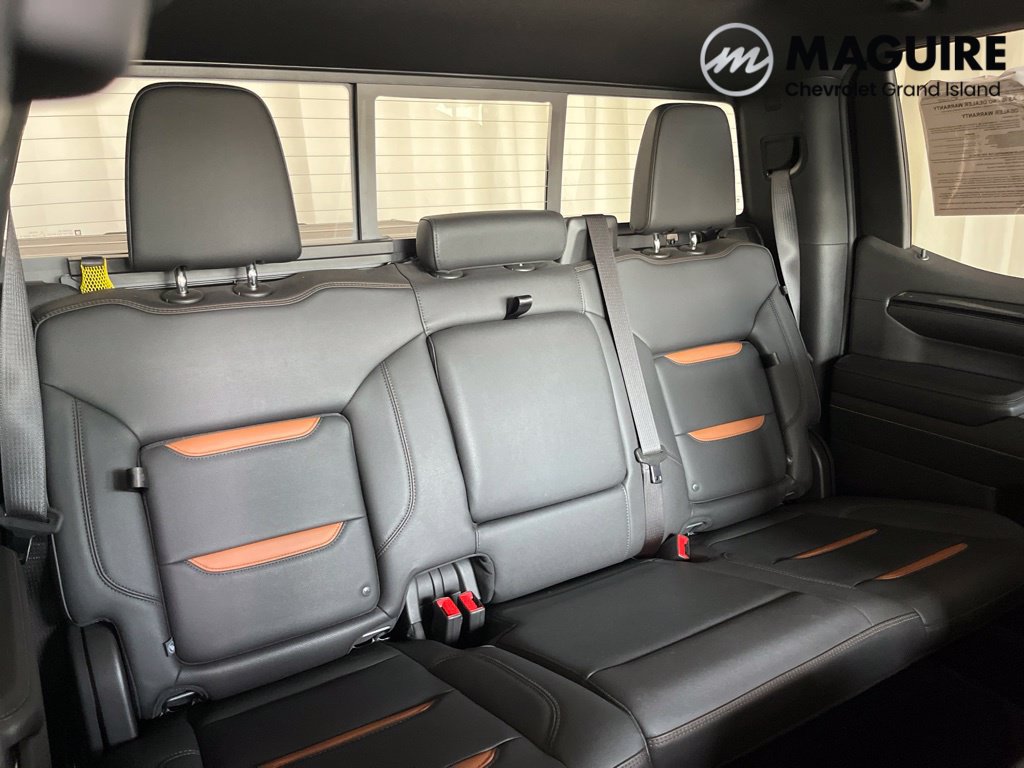 Used 2024 GMC Sierra 1500 AT4 w/ AT4 Premium Package AWD/4WD image 30