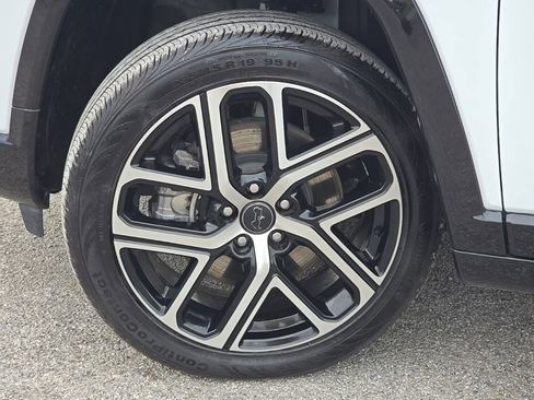 Certified 2025 Jeep Compass Limited w/ Elite Group image 10