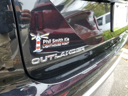 Used 2023 Mitsubishi Outlander SE Black Edition image 7