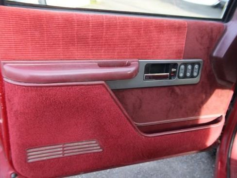 Used 1990 Chevrolet Silverado 1500 2WD Regular Cab image 11