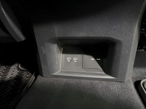 Used 2023 Volkswagen Atlas Cross Sport SE w/ Panoramic Sunroof Package FWD image 34