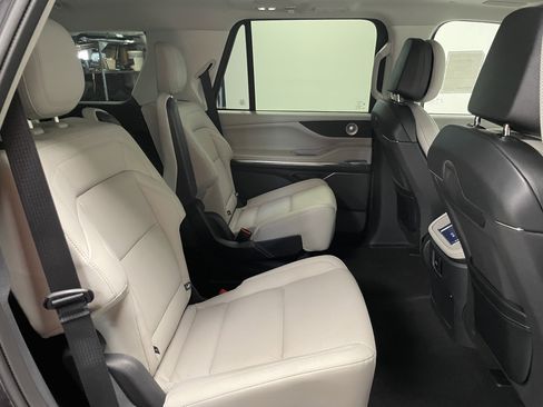 New 2025 Lincoln Navigator Reserve image 28