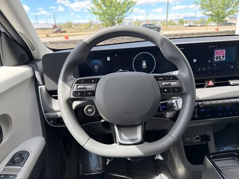 Used 2025 Hyundai Ioniq 5 SE image 15